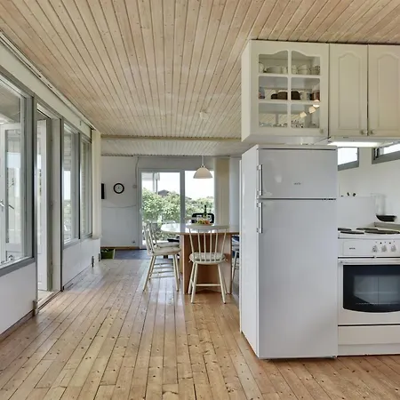 Rise - 250m From The Sea By Interhome *