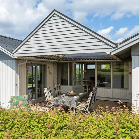 Rise - 250m From The Sea By Interhome Bøjden