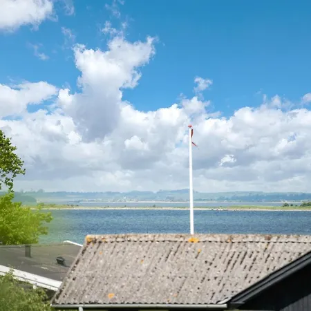 Prázdninový dům Rise - 250m From The Sea By Interhome *