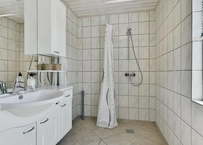 Сasa de vacaciones Rise - 250m From The Sea By Interhome Bøjden