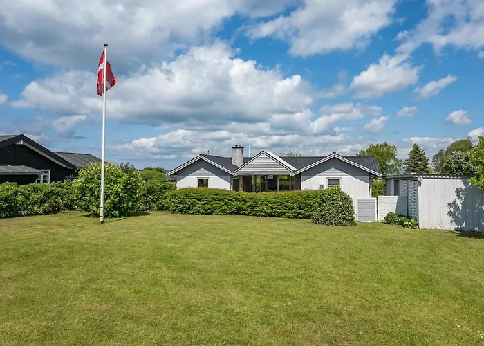 Rise - 250m From The Sea By Interhome Bøjden