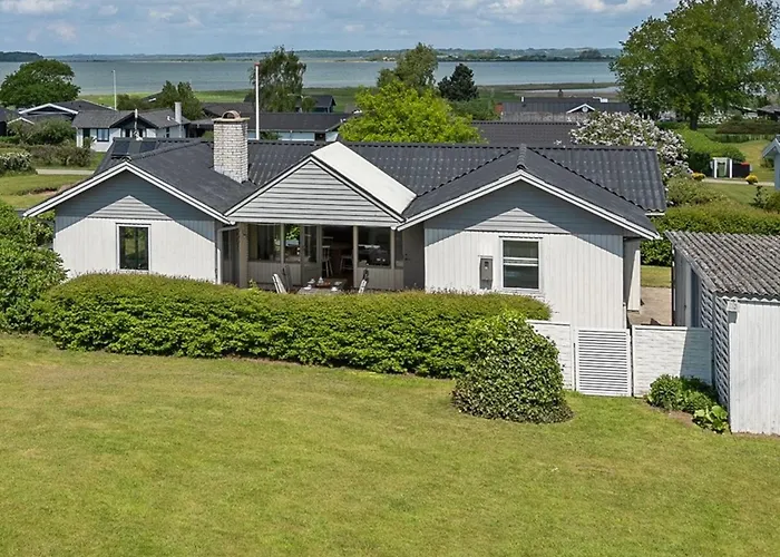 Сasa de vacaciones Rise - 250m From The Sea By Interhome *