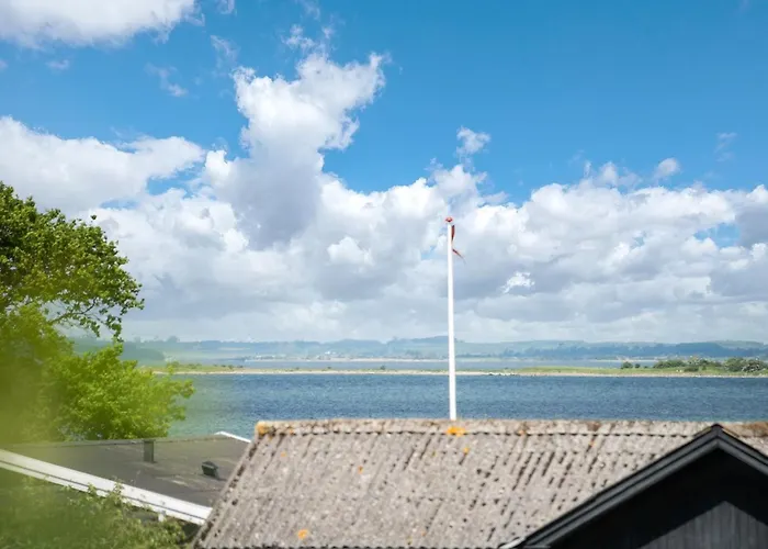 Сasa de vacaciones Rise - 250m From The Sea By Interhome *